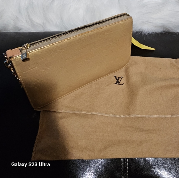 LOUIS VUITTON Monogram Vernis Lexington Accessory Pouch Gold M91010 (painted) - Picture 4 of 16